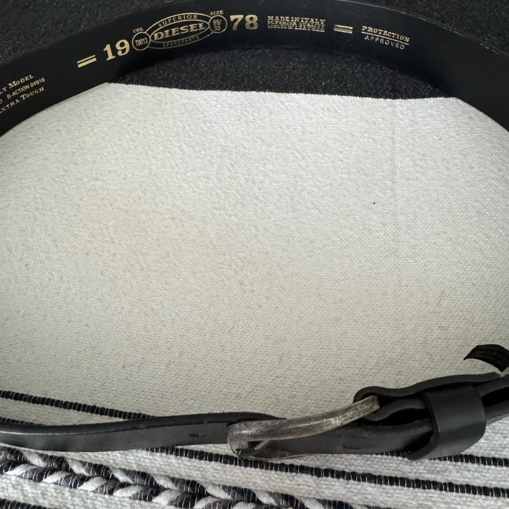 Diesel Black Leather Belt - Picture 5 of 8